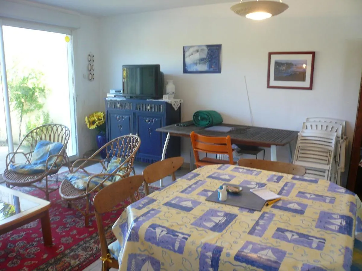 Maison Mitoyenne 3 Ch. Avec Jardin, Terrasse Et Poele A Bois, Proche Du Port De Sauzon, Animaux Ok - Fr-1-418-160 Sauzon